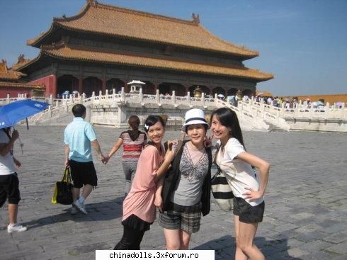 dan chun si hwa hwa in orasul interzis. :) poze cu china dolls